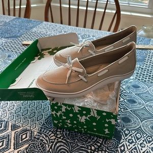 Beige Grasshopper ortholite shoes. Never worn in original box.